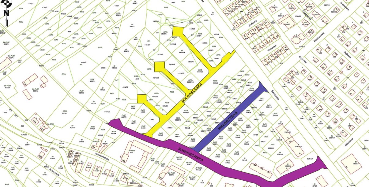 Mapa z podziałem geodezyjnym dziąłek budlanych i naniesionymi trzema kolorami przebiegiem ulic Sowiogórskiej, Dolnośląskiej i Wałbrzyskiej