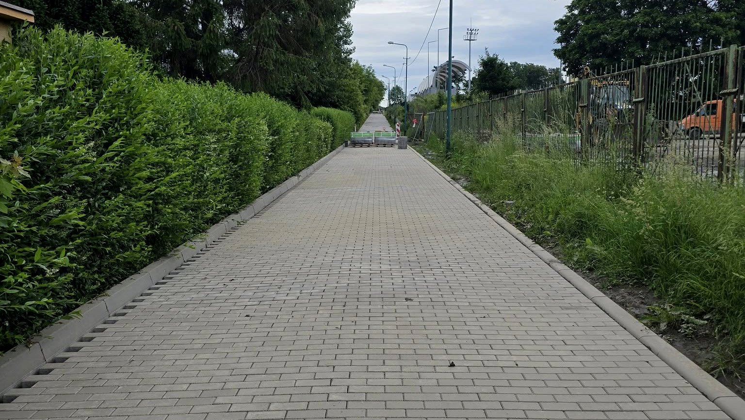 Droga za stadionem miejskim