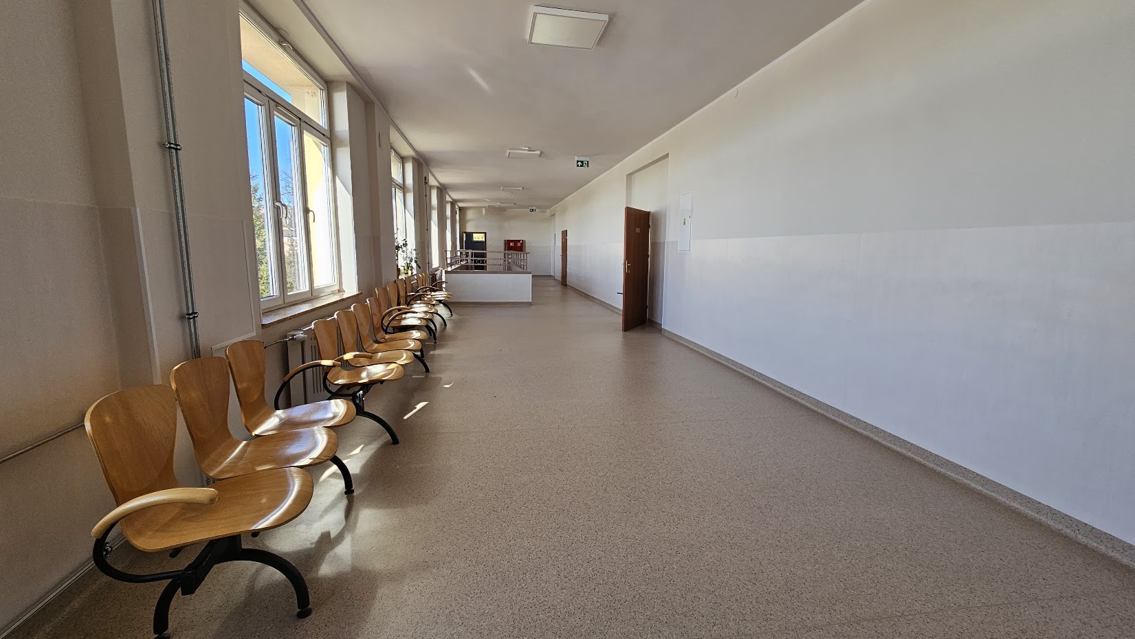 wyremontowany korytarz na II piętrze w SP 9