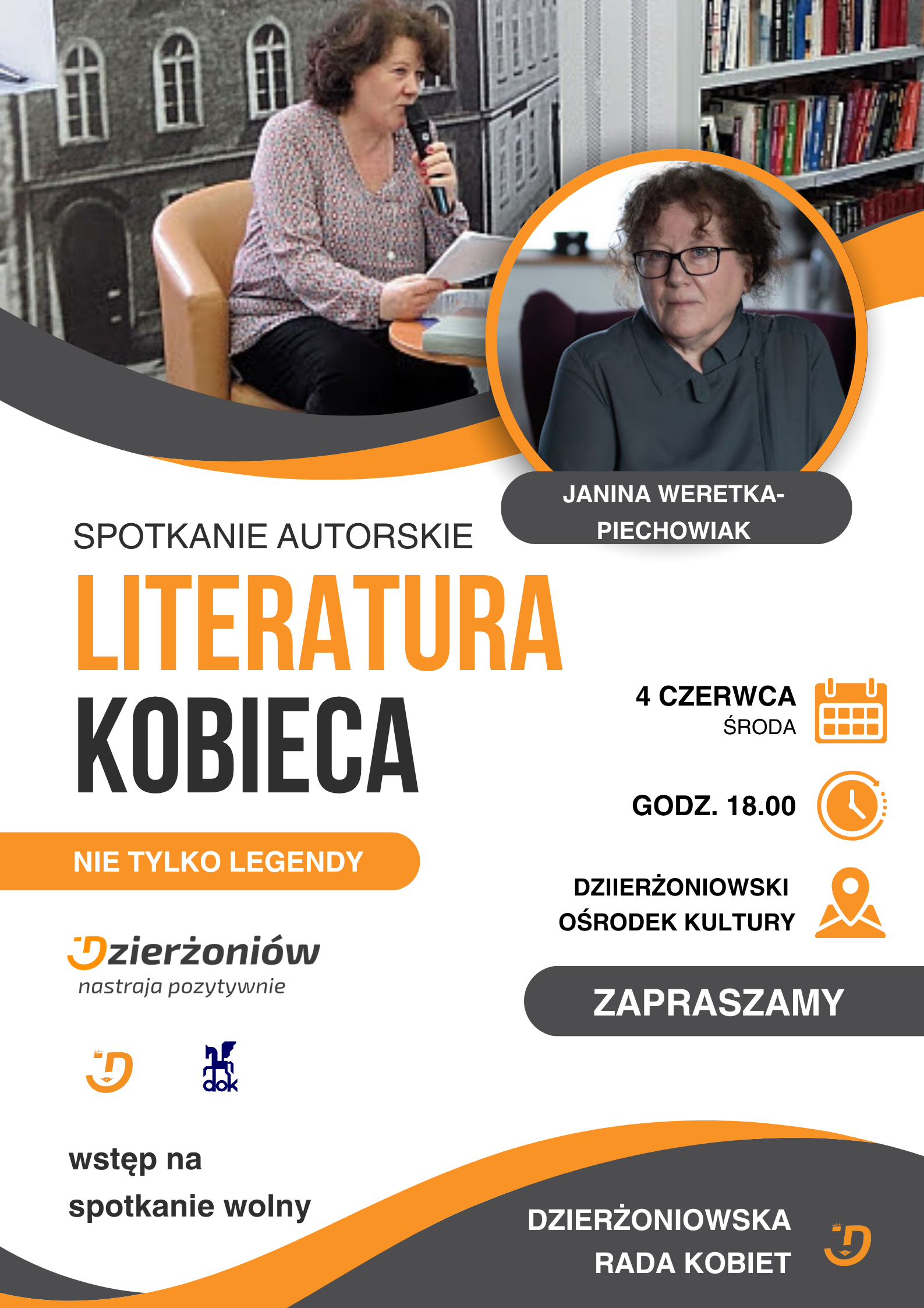 Janina Weretka Piechowiak mówiąza do mikrofonu we wnętrzu biblioteki