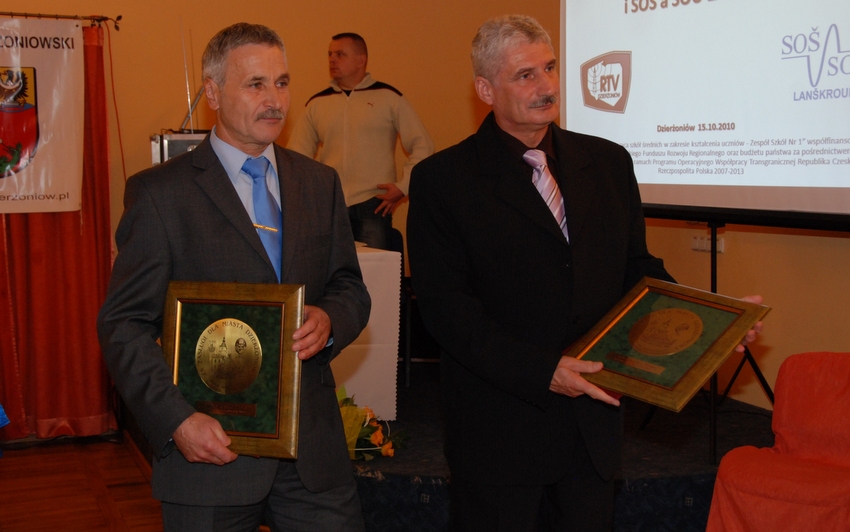 Jindrich Kral i Jaroslav Novak z medalami dla Zasłużonych dla Dzierżoniowa