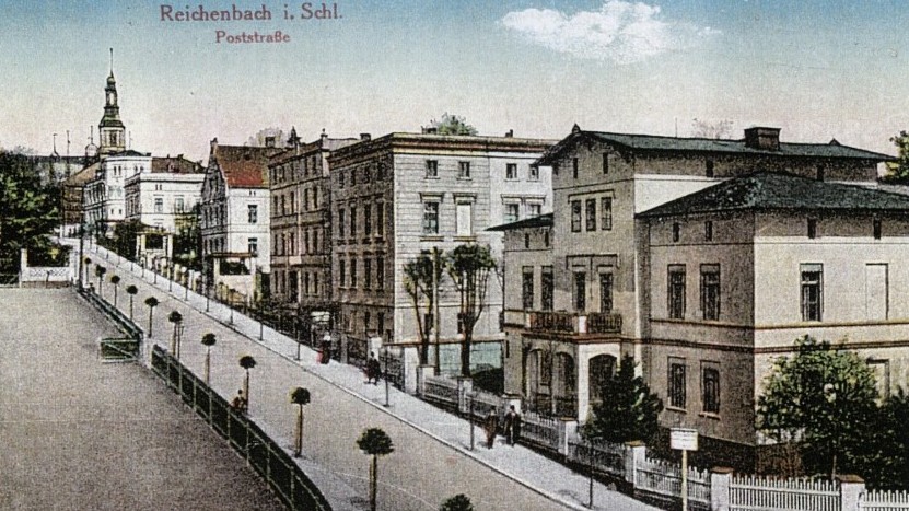 Stare zdjęcie ulicy Pozcztowej w kolorze