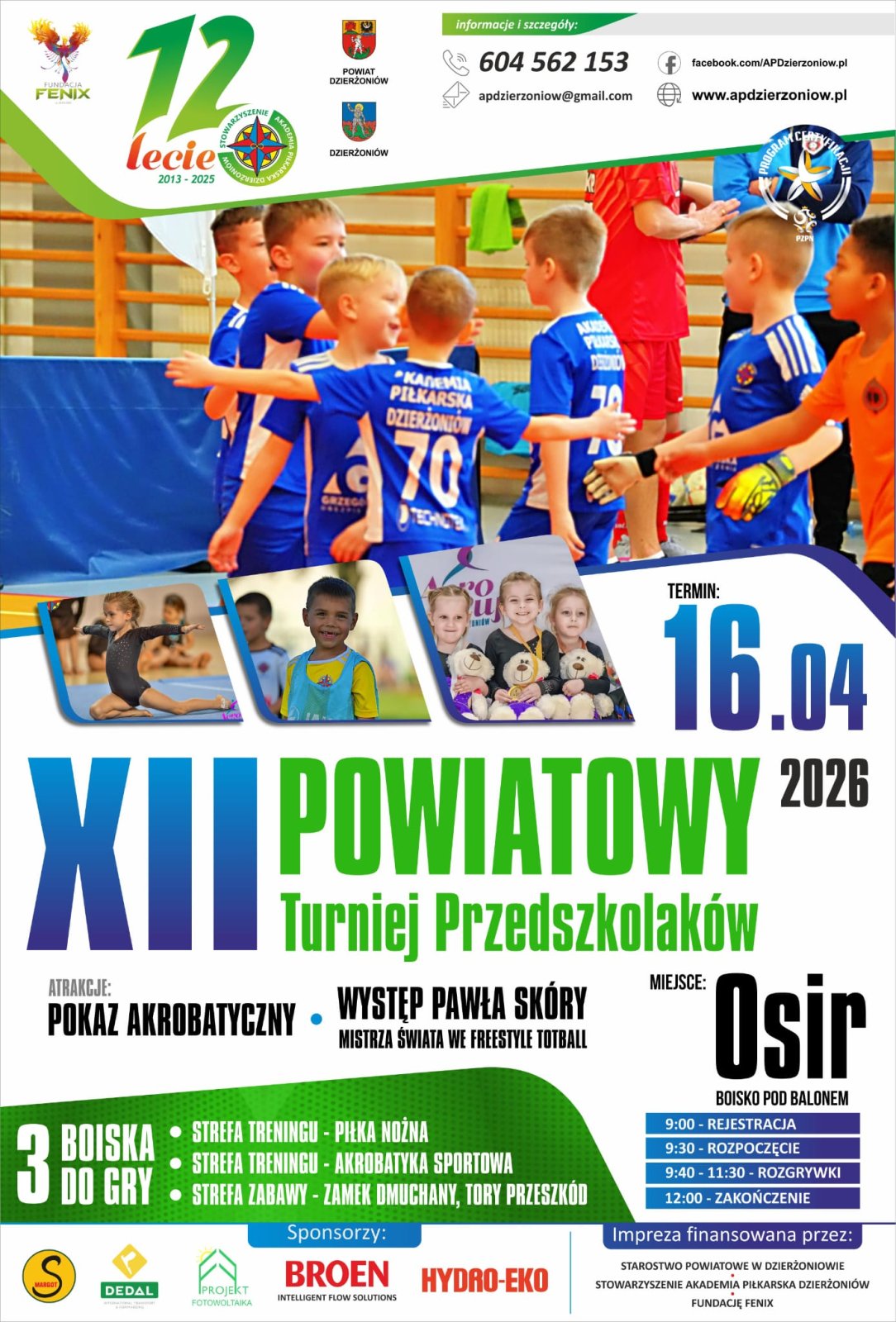 Plakat wydarzenia ze zdjęciem młodych piłkarzy