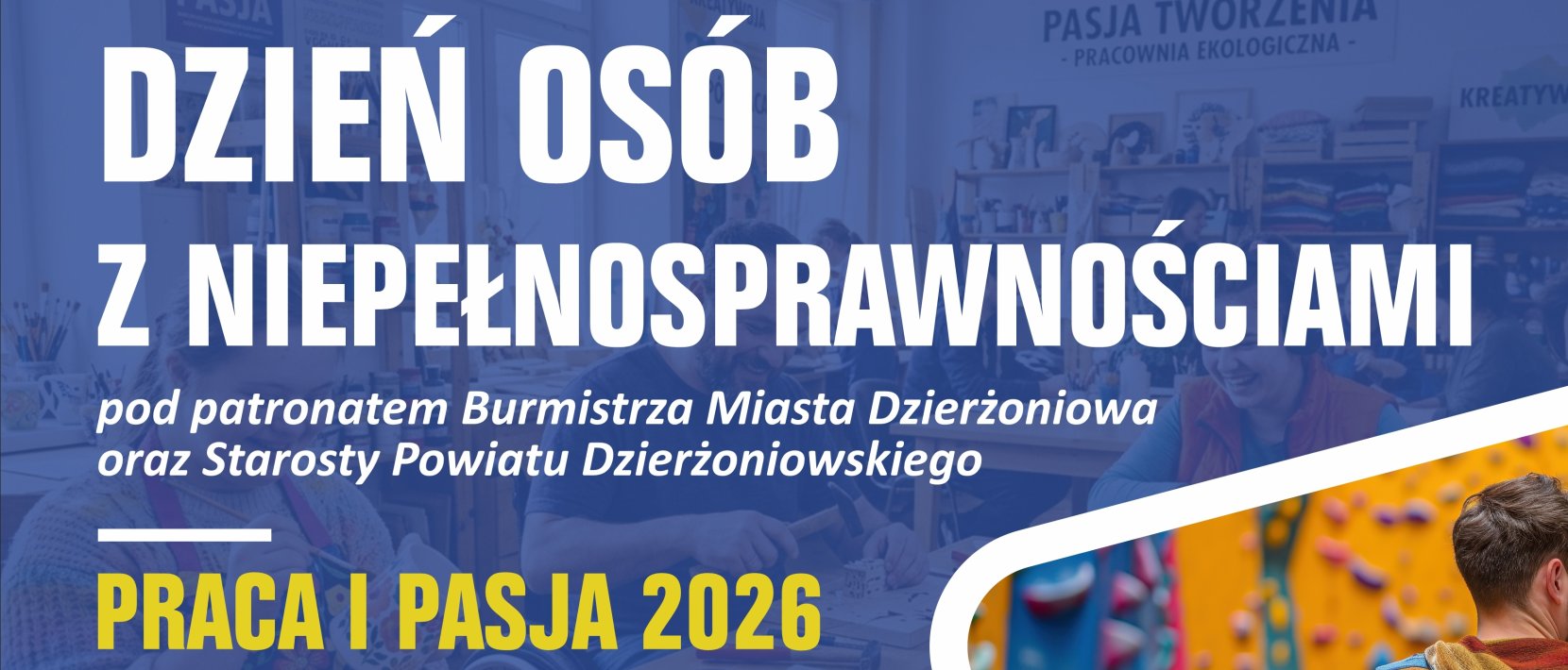 Biały napis Dzień Osób z Niepełnosprawnościami na niebieskim tle