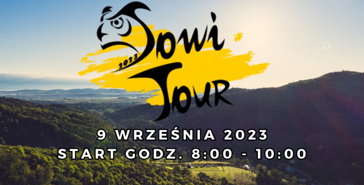 Panorama gór, niebieskie niebo, nałożone logo z rysunkiem sowi i napis Sowi Tour