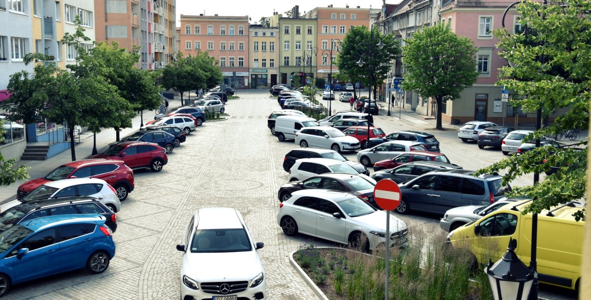 Część rynku dostępna dla ruchu z zaparkowanymi autami
