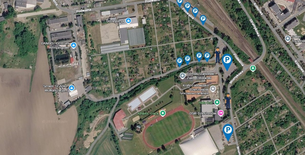 Fragment z Google Maps z zaznaczonymi możliwościami parkowania