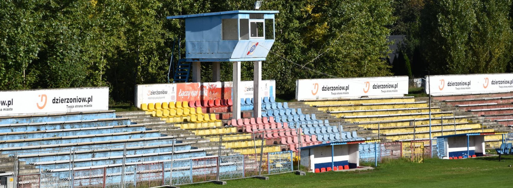 na zdjęciu stadion miejski w Dzierżoniowie przed modernizacją