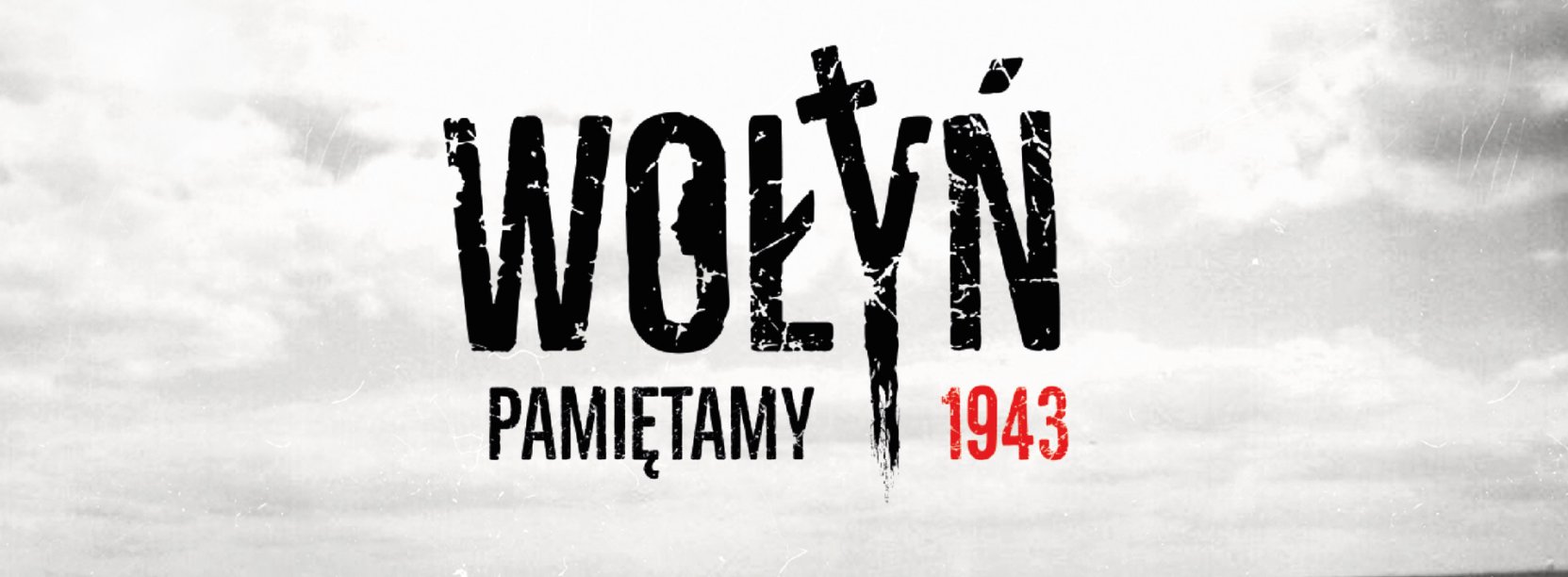 Napis Wołyń - Pamiętamy 1943 nałożony na zdjęcie osoby klęczocej na polu i trzymającej w rękach kwiaty