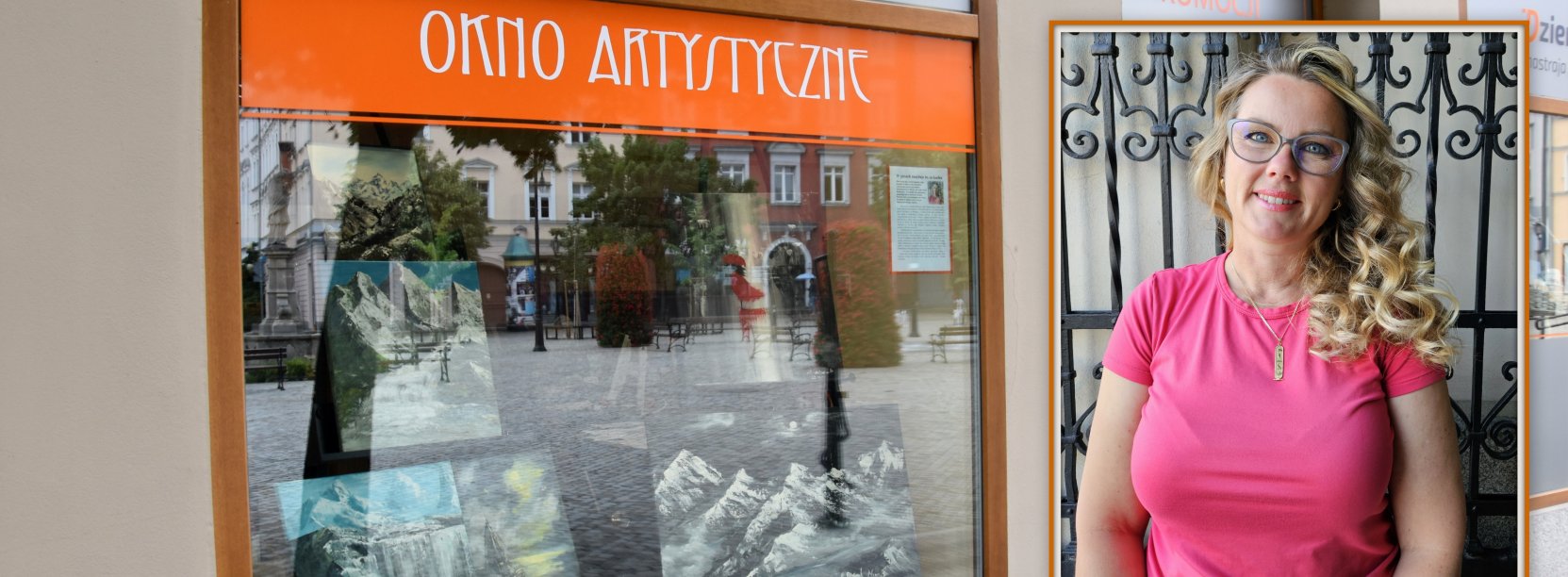 Witryna okienna z pracami malarskimi, obok zdjęcie uśmiechniętej autorki prac