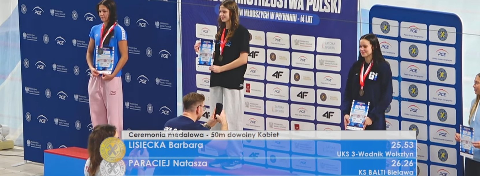 Natasza Paraciej na 2 stopniu podium podczas mistrzostw Polski w pływaniu