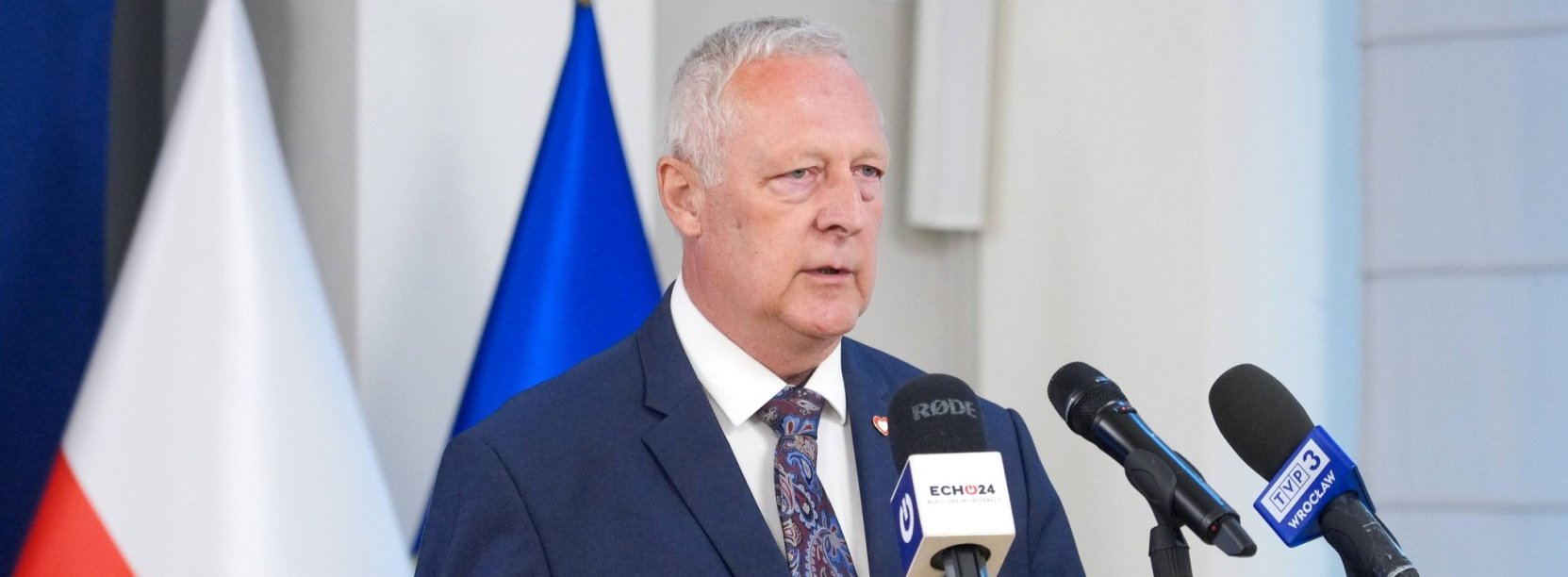 Poseł Marek Chmielewski podczas konferencji prasowej