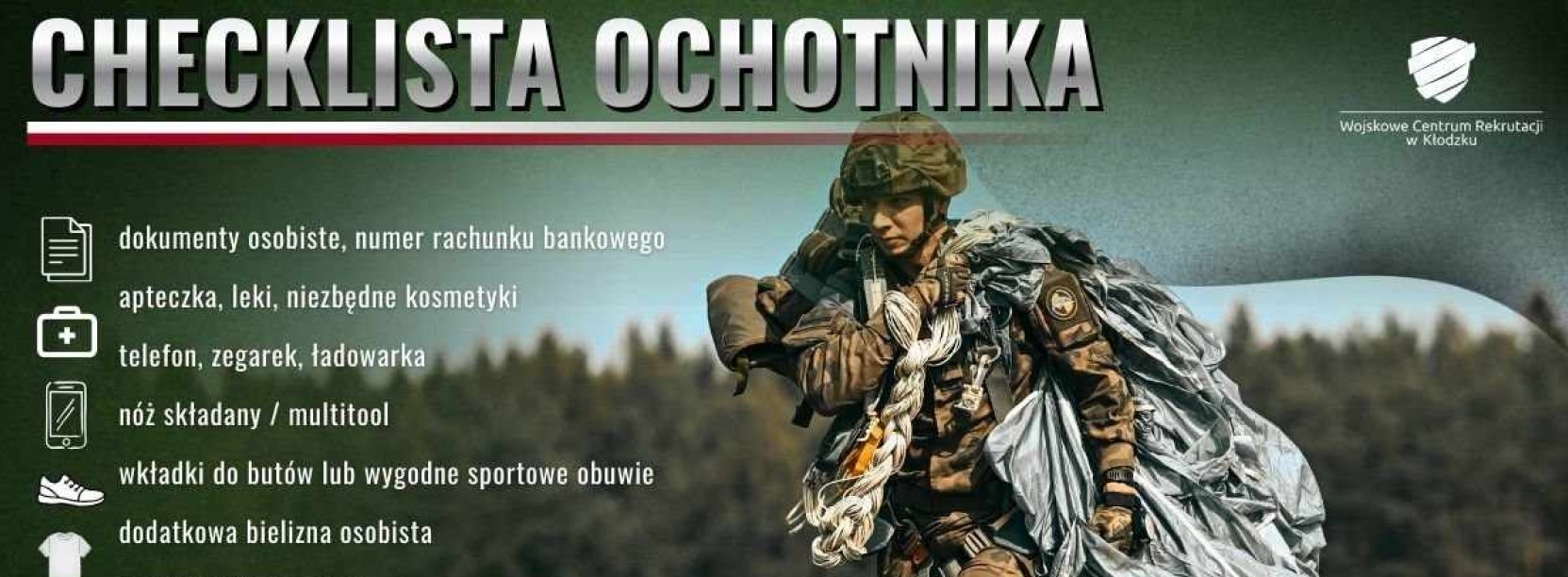 Żołnierz w mundurze bojowym niosący spodochron
