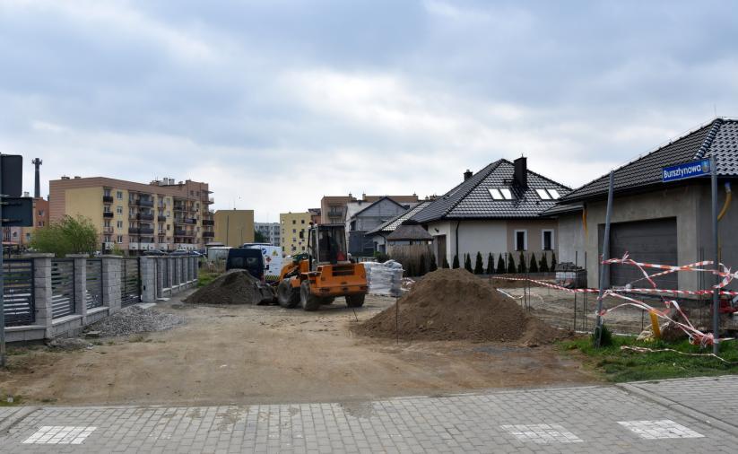 Ulica bursztynowa w trakcie prowadzenia prac 