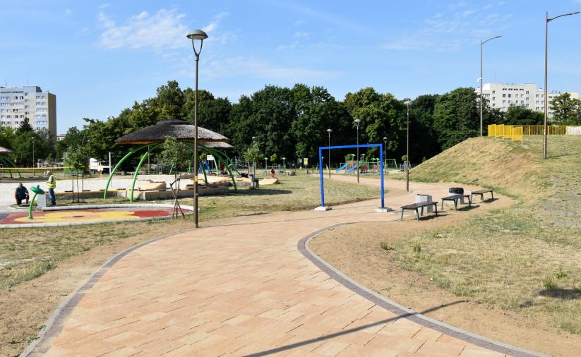 Nowy łącznik wykonany z kostki 