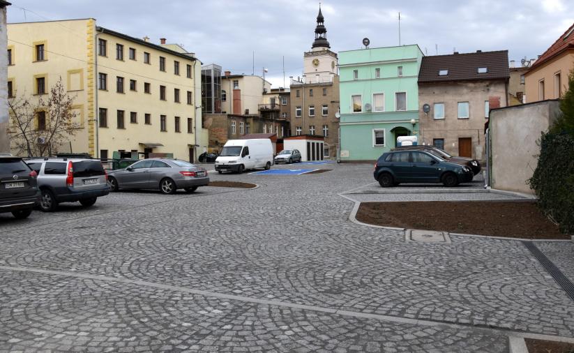 Ujęcie pokazujące cały wewnętrzny kwartał po przebudowie