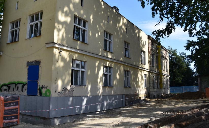 Tył budynku przed remontem
