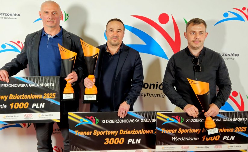 Trójak trenerów na wspólnym zdjęciu