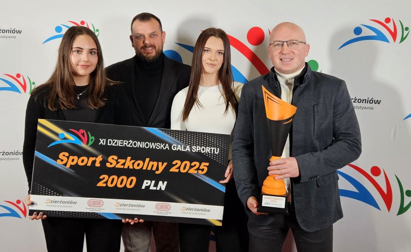 Trenerzy i zawodniczki piłki ręcznej