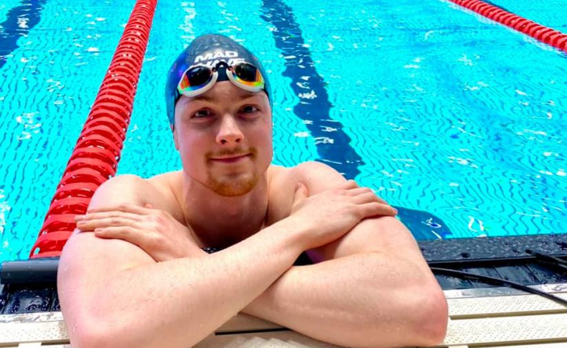 Paweł Juraszek w basenie olimpijskim