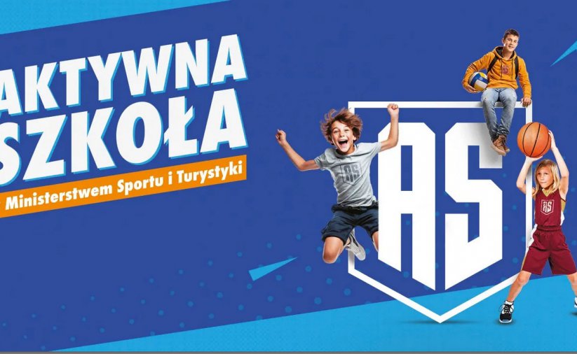 Grafika - granatowe i niebieskie tło, napis Aktywna Szkoła i zdjećia trzech młodych uczniów w strojach sportowych