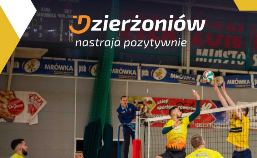 Mecz siatkówki w hali sportowej 