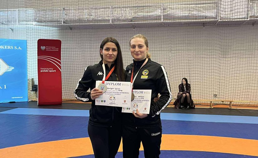 zapaśniczki  Martyka i Przybylak na podium Mistrzostw Polski