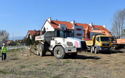 Maszyny budowlane w czasie prac ziemnych