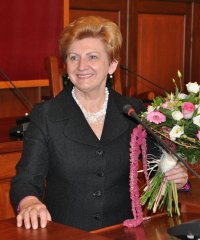 Wanda Ostrowska przy mównicy